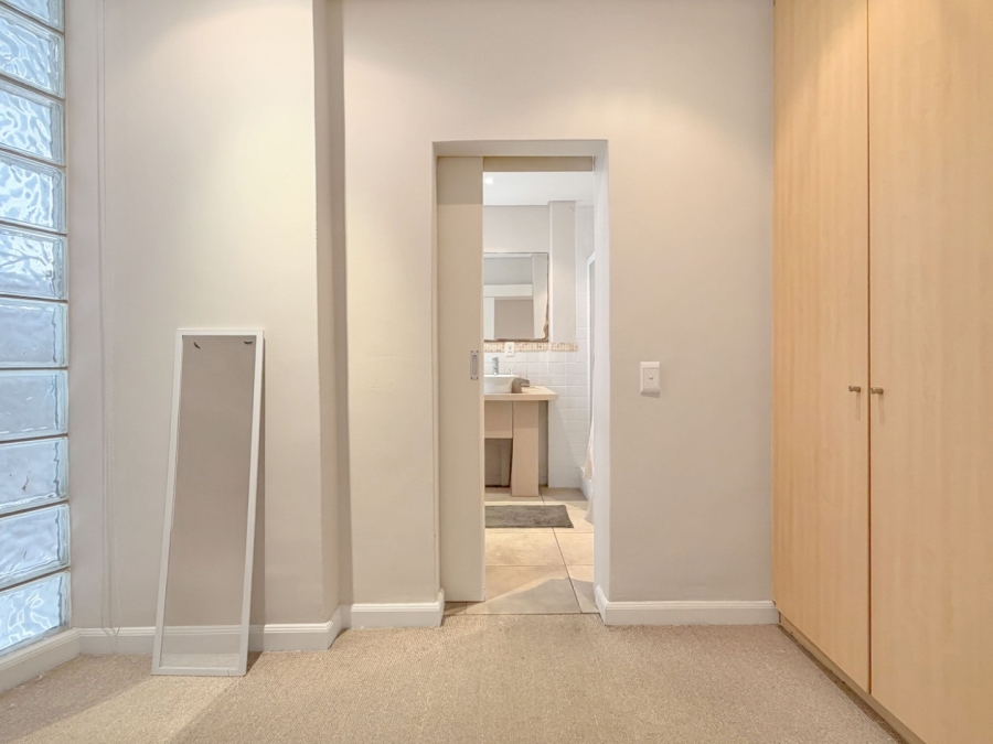 1 Bedroom Property for Sale in Cape Town City Centre Western Cape